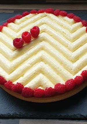 Une photo de Tarte graphique aux framboises