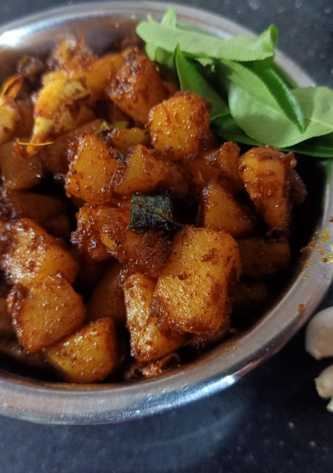 கோவை உருளை பூண்டு வருவல் செய்முறை முக்கிய புகைப்படம்