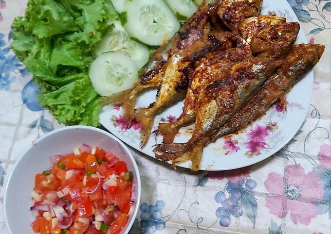 Ikan kembung bakar sambal dabu-dabu