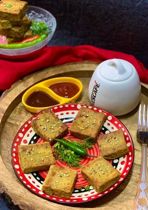 A picture of Savoury cookiesPigeon beans and besan cookies.
