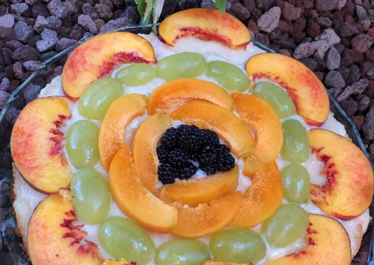 Recetta di Favorite Pan di Spagna alla crema pasticciera vegana e frutta🍇🍑