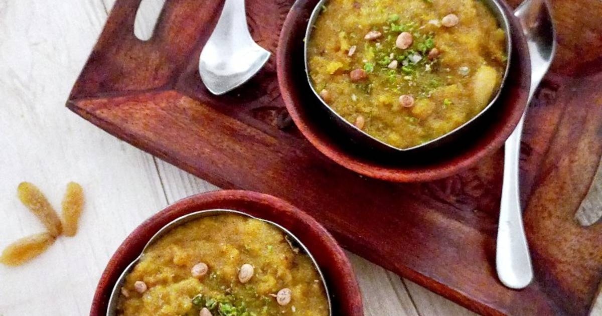 Khoya & suji halwa with vanilla flavour Recipe by renu bhasin Cookpad