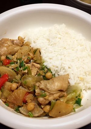 Una foto de Gallina con Garbanzos & Vegetales