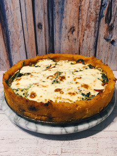 Una foto de Tarta de pollo y verduras en masa de puré de calabaza (sin harina)