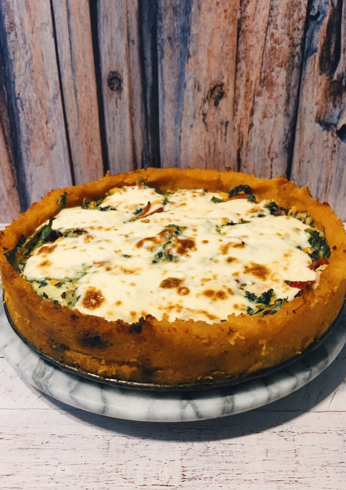 Una foto de Tarta de pollo y verduras en masa de puré de calabaza (sin harina)