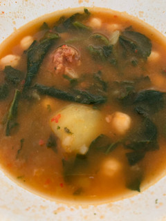 Una foto de Guiso de garbanzos con espinacas