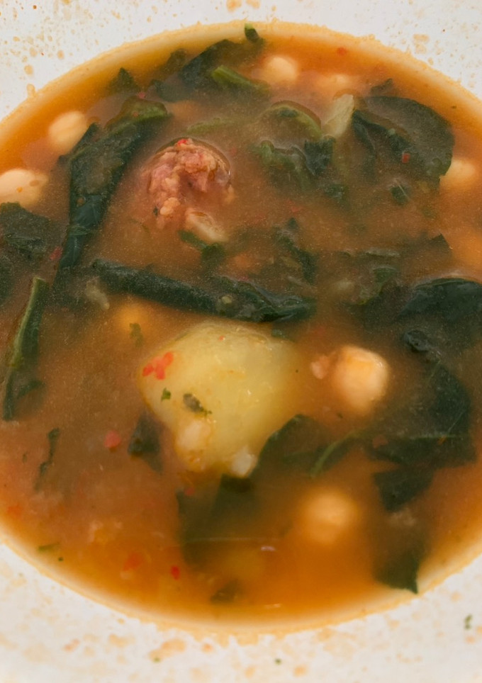 Una foto de Guiso de garbanzos con espinacas