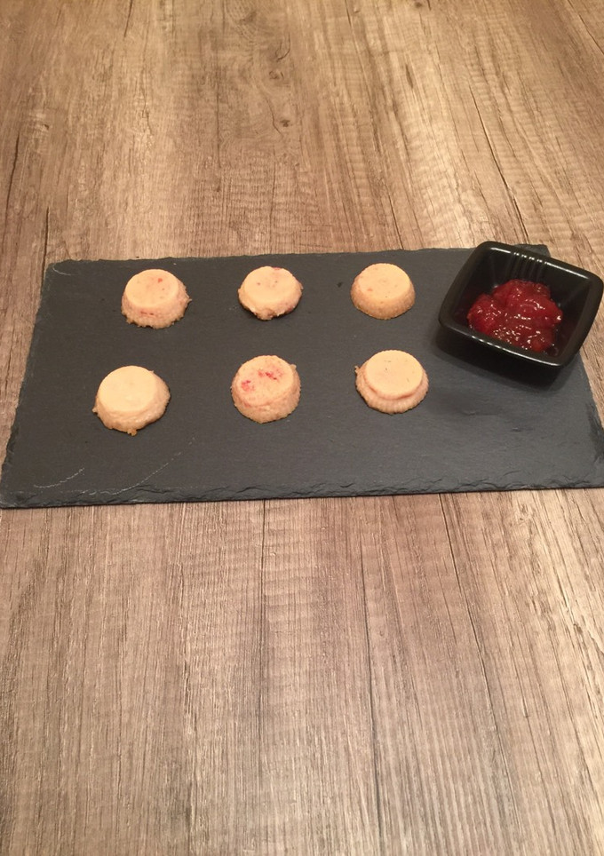 Una foto de Bombones de queso de cabra con mermelada de tomate