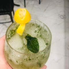 A picture of Lemonade.