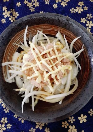 金D讚的和風涼拌洋蔥鱈魚肝 的食譜成品照片