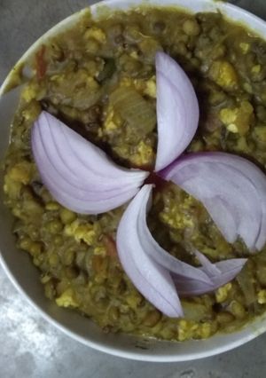 A picture of Egg tadka.