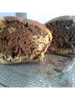 Una foto de BUDÍN DE LIMÓN MARMOLADO 🍋