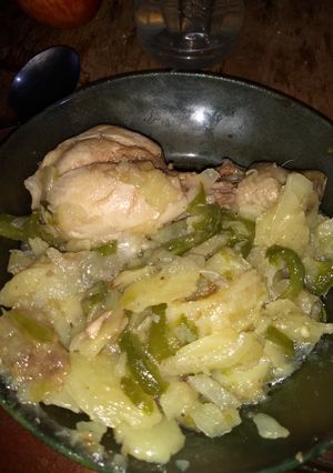 Una foto de Pollo a la cacerola con verduras