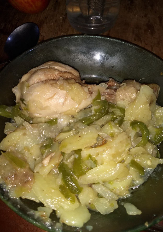 Una foto de Pollo a la cacerola con verduras