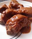 Costillas de cerdo en salsa de vino tinto🍖🍷🍅