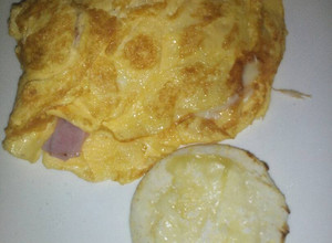 Una foto de Omelet de jamón y queso