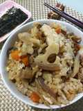 ข้าวอบทรงเครื่อง สไตล์ญี่ปุ่น (takikomi gohan)