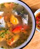 Canh Đầu Cá Mackerel Nấu Cà Chua & Ớt Chuông