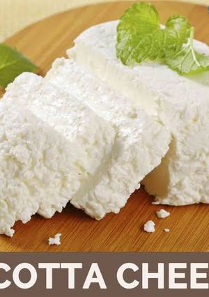 A picture of Ricotta Cheese.