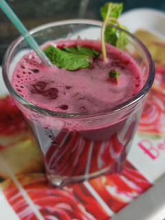 बीटरूट पुदीना जूस (Beetroot pudina juice recipe in Hindi) रेसिपी मुख्य फोटो