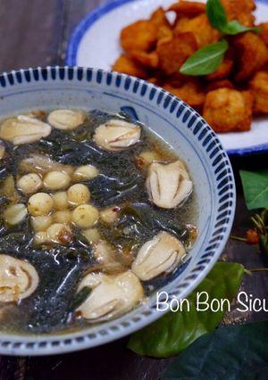 Hình của món Canh Rong Biển Hạt Sen Chay.