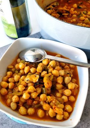 Una foto de Garbanzos con mejillones