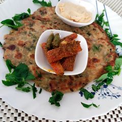 A picture of Methi paratha.