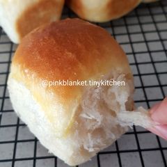 A picture of Fluffy Dinner Rolls.