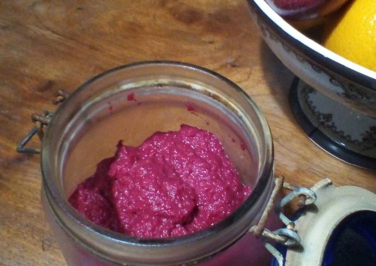 Hummus de garbanzos y remolachas