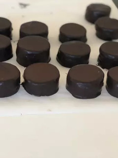 Una foto de Alfajores de chocolate