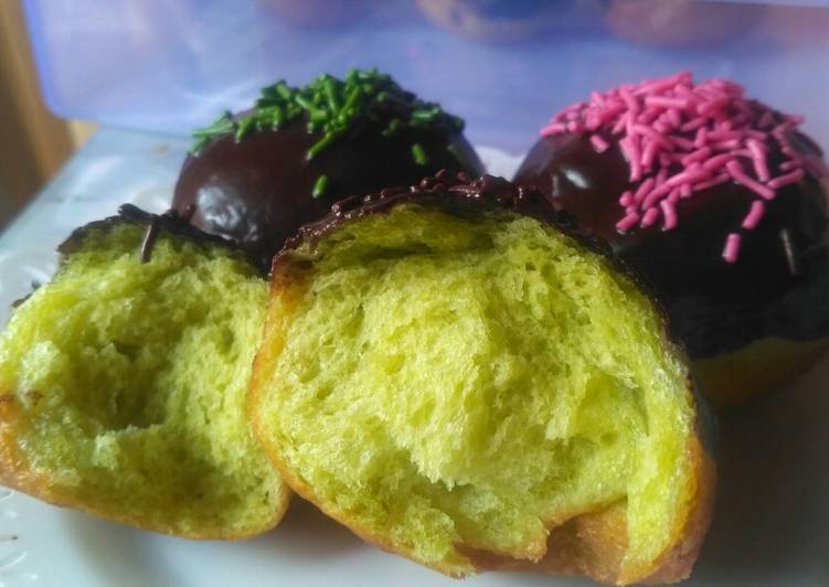 Donat Pandan Suji