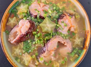 Hình của món Canh cá lóc nấu khế.