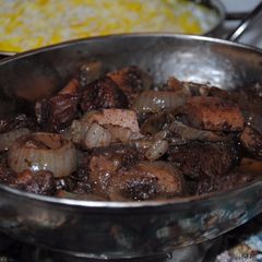 A picture of Persian beef stew with sumac.