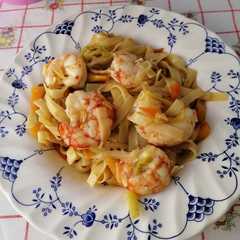 Una foto de Noodles con Gambones