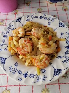 Una foto de Noodles con Gambones
