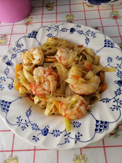 Una foto de Noodles con Gambones