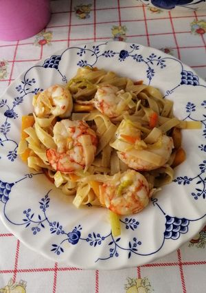 Una foto de Noodles con Gambones