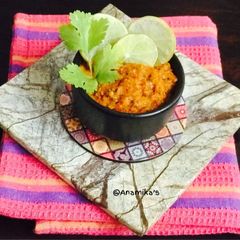 A picture of Instant Fresh Chilli and Garlic Chutney.