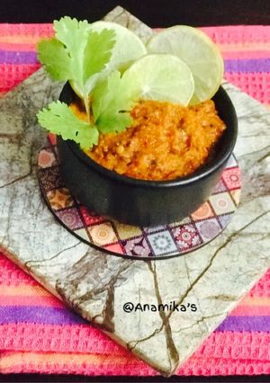 A picture of Instant Fresh Chilli and Garlic Chutney.