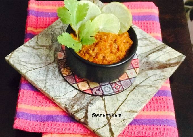 Instant Fresh Chilli and Garlic Chutney