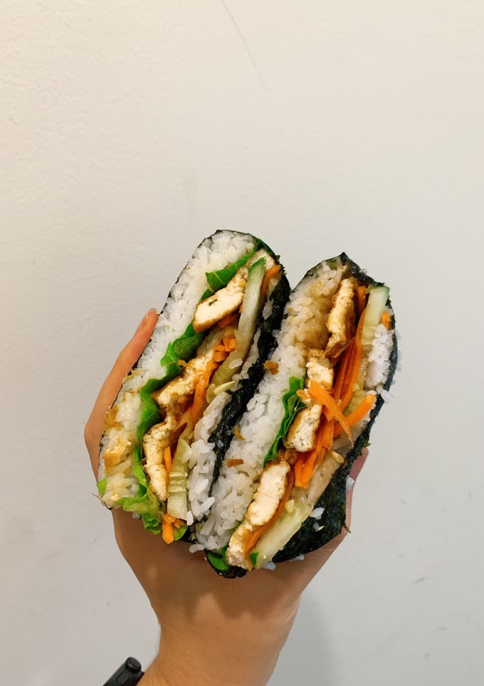 Hình của món Onigirazu (Sushi Sandwich) (Vegan).