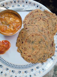 पालक लच्छा पराठा (Palak Lachha Paratha recipe in Hindi) रेसिपी मुख्य फोटो