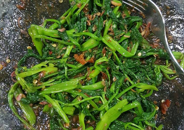 Cara Gampang Membuat Sambal kangkung || pencok kangking, Lezat Sekali