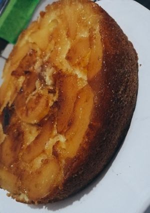 Una foto de Torta de manzana invertida sin gluten🖤