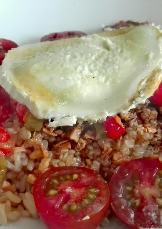 Una foto de Ensalada templada de quinoa y pimientos asados