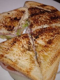 Una foto de Sándwich caliente tradicional