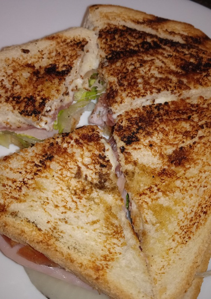 Una foto de Sándwich caliente tradicional
