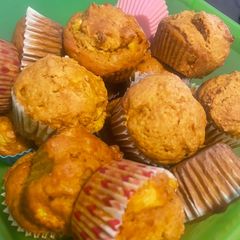 A picture of Pumpkin apple muffins.