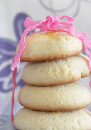 A picture of Sour Cream Cookies.