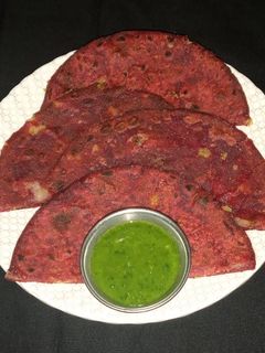 चुकंदर का स्टफ्ड पराठा (chukandar ka stuffed paratha recipe in Hindi) रेसिपी मुख्य फोटो